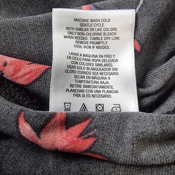 Simply Styled Ladies Floral Romper - Picture 9 of 10